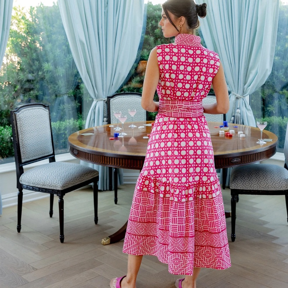 PERFECT MODEST PINK DRESS - Picture 3 of 7